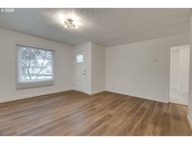 -1 Se 127TH Pl, Portland, OR 97236