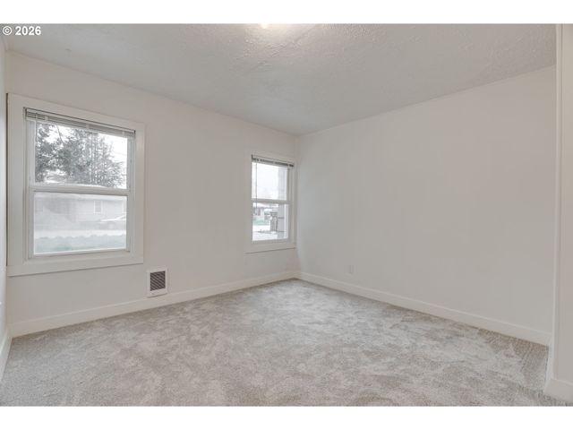 -1 Se 127TH Pl, Portland, OR 97236