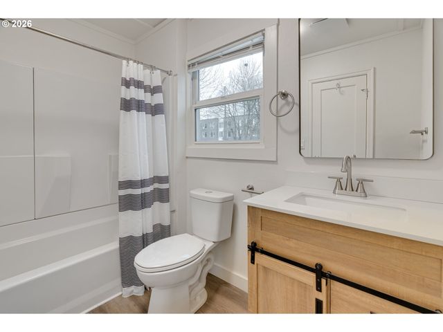 -1 Se 127TH Pl, Portland, OR 97236