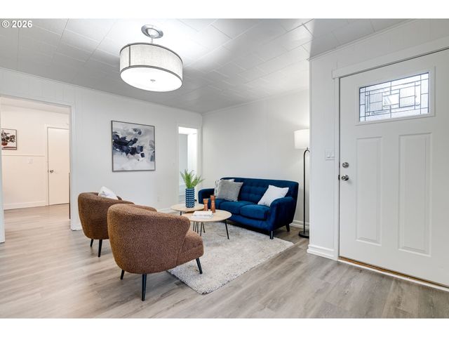 -1 Se 127TH Pl, Portland, OR 97236