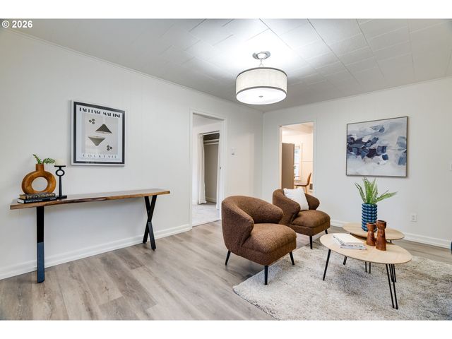 -1 Se 127TH Pl, Portland, OR 97236