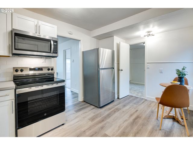 -1 Se 127TH Pl, Portland, OR 97236