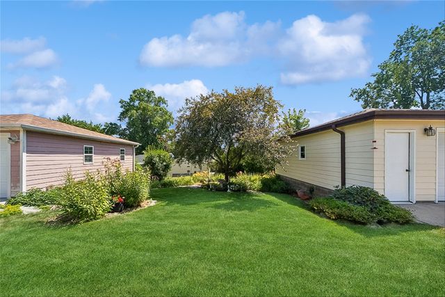 1812 Pearl Drive, West Des Moines, IA 50265