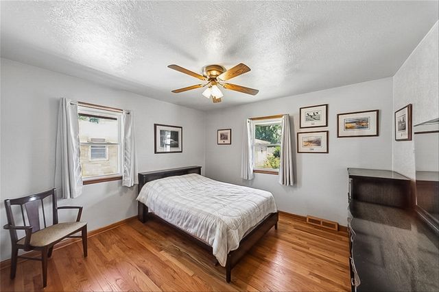 1812 Pearl Drive, West Des Moines, IA 50265