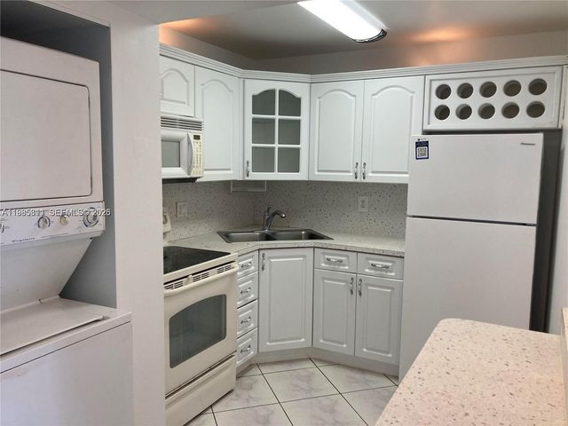 8321 NW 7th Street 1307, Miami, FL 33126