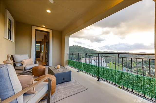 3075 Rue De Latour, Vista, CA 92084