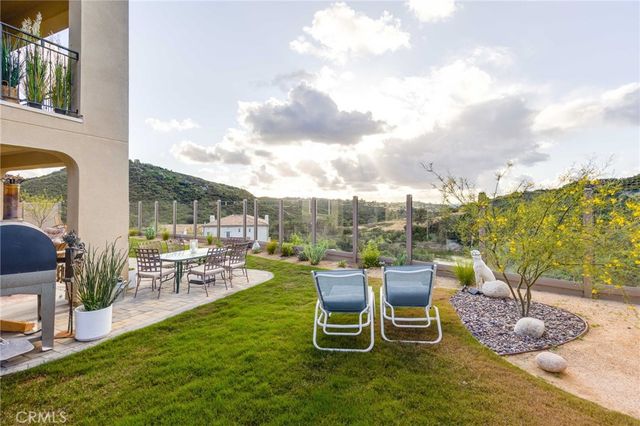 3075 Rue De Latour, Vista, CA 92084
