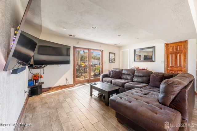 16 Wilmot Road, Sayreville, NJ 08872