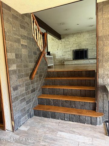 16 Wilmot Road, Sayreville, NJ 08872