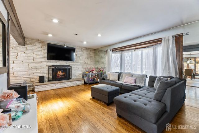 16 Wilmot Road, Sayreville, NJ 08872