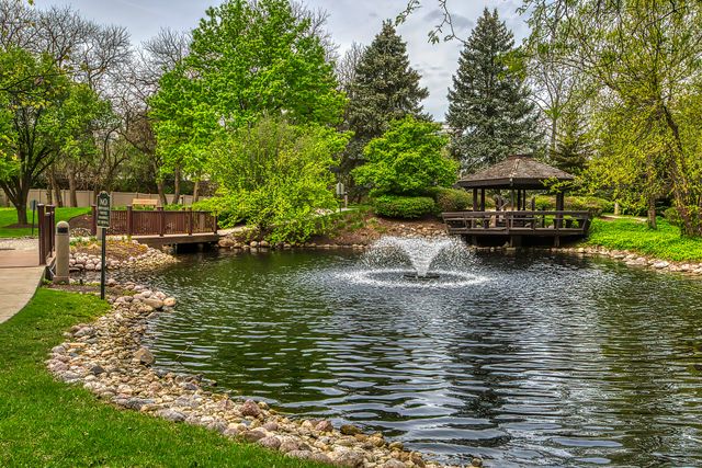 2 Oak Brook Club Drive C103, Oak Brook, IL 60523