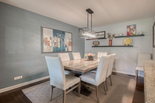 2 Oak Brook Club Drive C103, Oak Brook, IL 60523