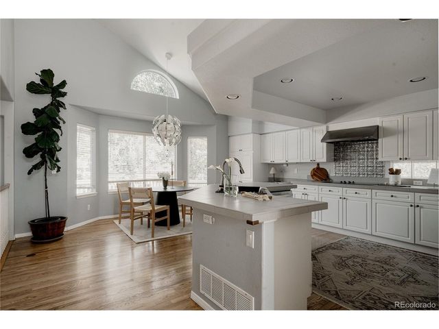10011 Oak Leaf Way, Littleton, CO 80129