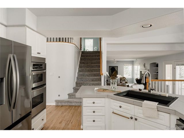 10011 Oak Leaf Way, Littleton, CO 80129