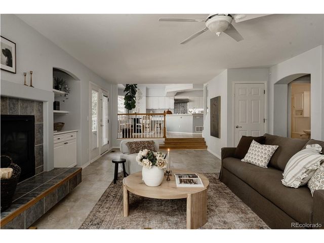 10011 Oak Leaf Way, Littleton, CO 80129