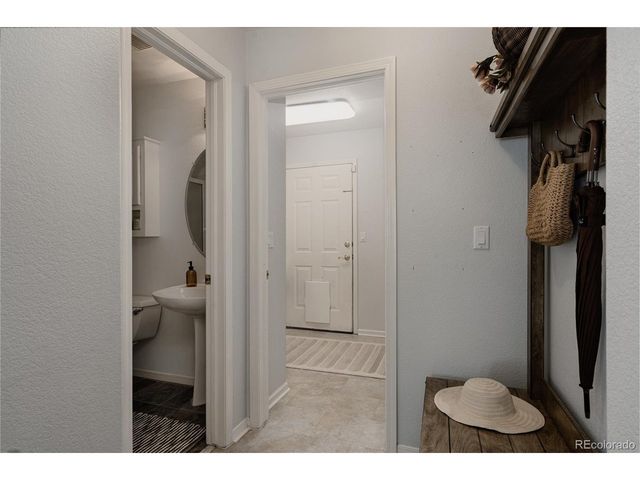 10011 Oak Leaf Way, Littleton, CO 80129