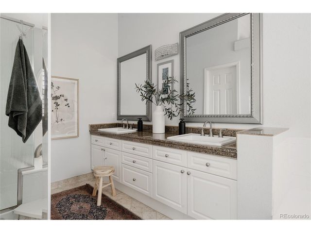 10011 Oak Leaf Way, Littleton, CO 80129