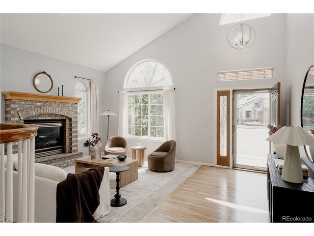 10011 Oak Leaf Way, Littleton, CO 80129