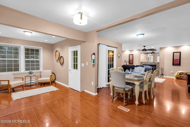 17 Betsy Ross Drive, Monroe, NJ 08831