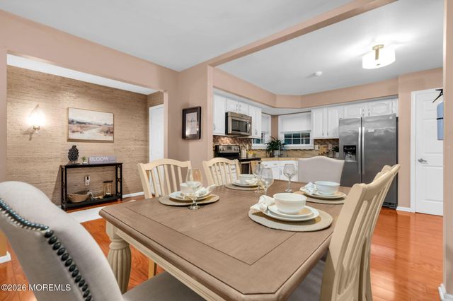 17 Betsy Ross Drive, Monroe, NJ 08831