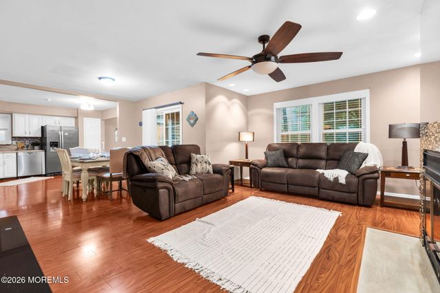 17 Betsy Ross Drive, Monroe, NJ 08831