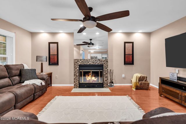 17 Betsy Ross Drive, Monroe, NJ 08831