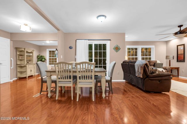 17 Betsy Ross Drive, Monroe, NJ 08831