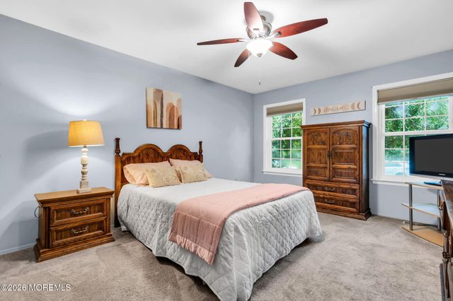 17 Betsy Ross Drive, Monroe, NJ 08831