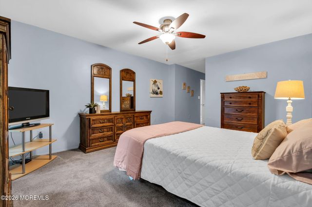 17 Betsy Ross Drive, Monroe, NJ 08831