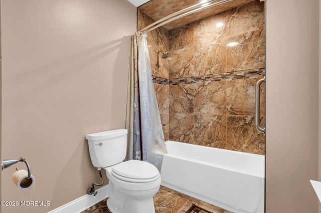 17 Betsy Ross Drive, Monroe, NJ 08831