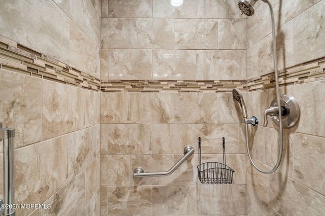 17 Betsy Ross Drive, Monroe, NJ 08831