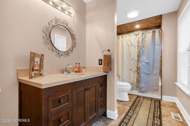 17 Betsy Ross Drive, Monroe, NJ 08831