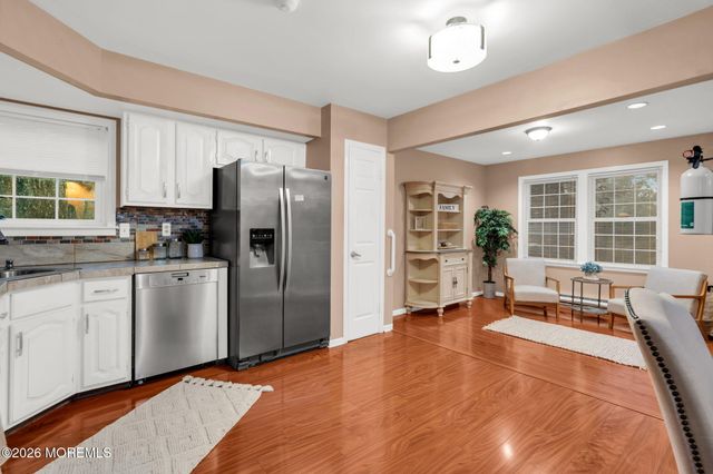 17 Betsy Ross Drive, Monroe, NJ 08831