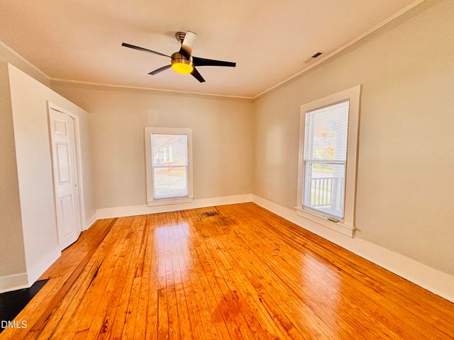 201 N Massey Street, Selma, NC 27576