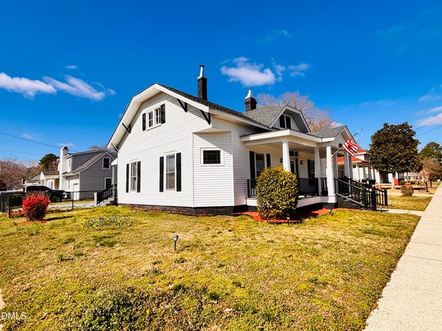 201 N Massey Street, Selma, NC 27576