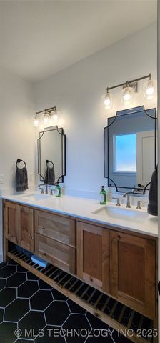 6692 S 337th East Avenue, Broken Arrow, OK 74014