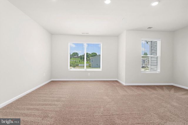 8143 BARTHOLOMEW CT, Baltimore, MD 21206