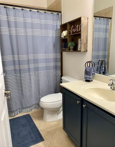 373 NE 37th Ave, Homestead, FL 33033