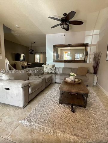 373 NE 37th Ave, Homestead, FL 33033