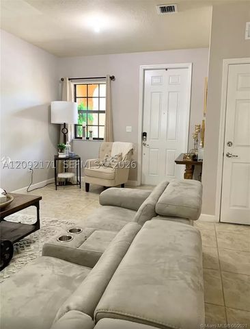 373 NE 37th Ave, Homestead, FL 33033