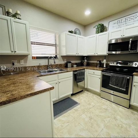 373 NE 37th Ave, Homestead, FL 33033