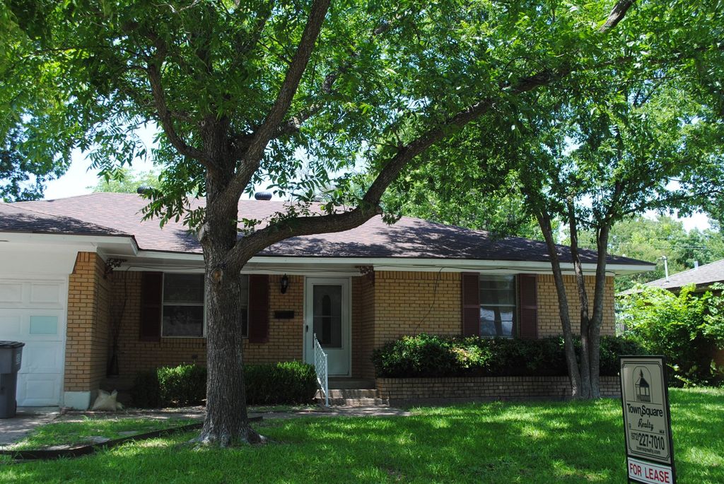 623 LAUREL Lane, Lancaster, TX 75134