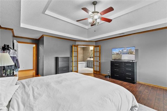 15206 Foster Street, Overland Park, KS 66223