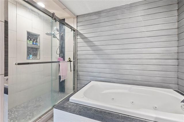 15206 Foster Street, Overland Park, KS 66223