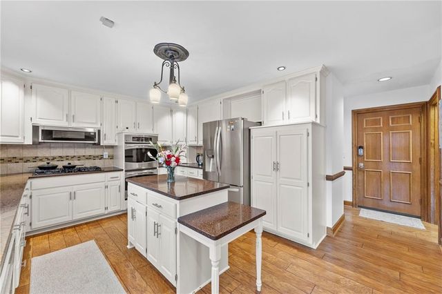 15206 Foster Street, Overland Park, KS 66223