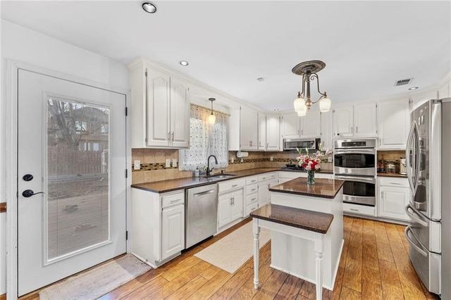 15206 Foster Street, Overland Park, KS 66223