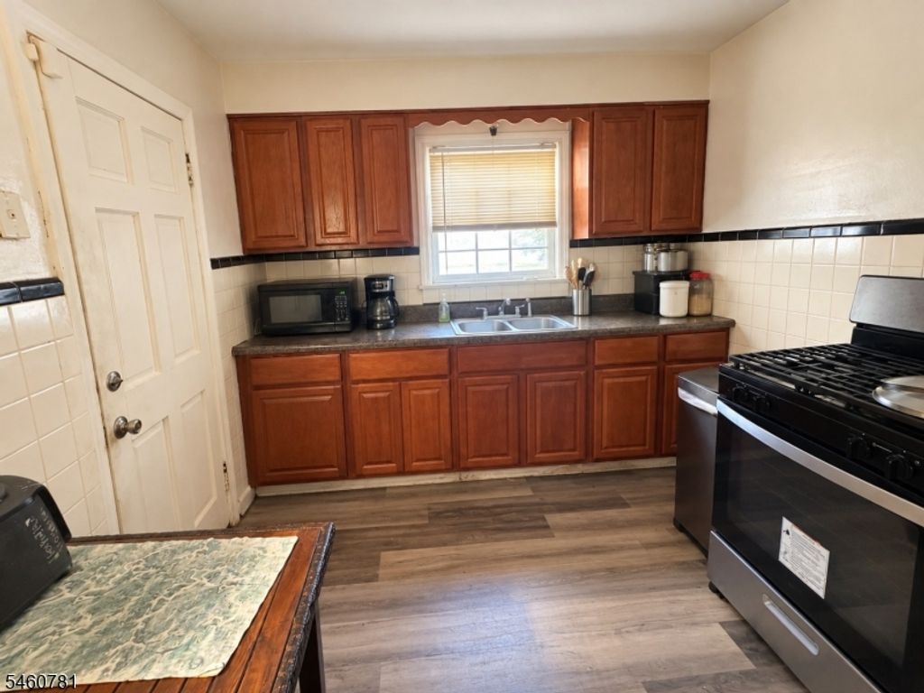 70 Lindsley Ave, Irvington Twp., NJ 07111 — photo 2