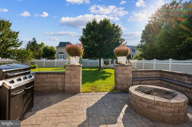 601 ARCHIBALD LN, Florence, NJ 08518