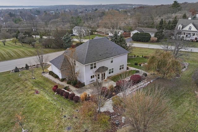 699 Stone Ridge DRIVE, Lake Geneva, WI 53147