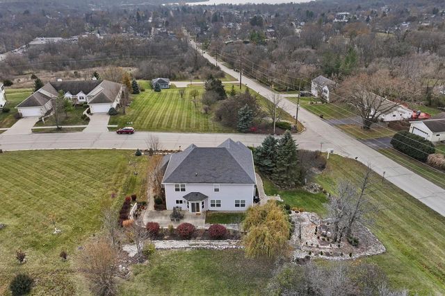 699 Stone Ridge DRIVE, Lake Geneva, WI 53147